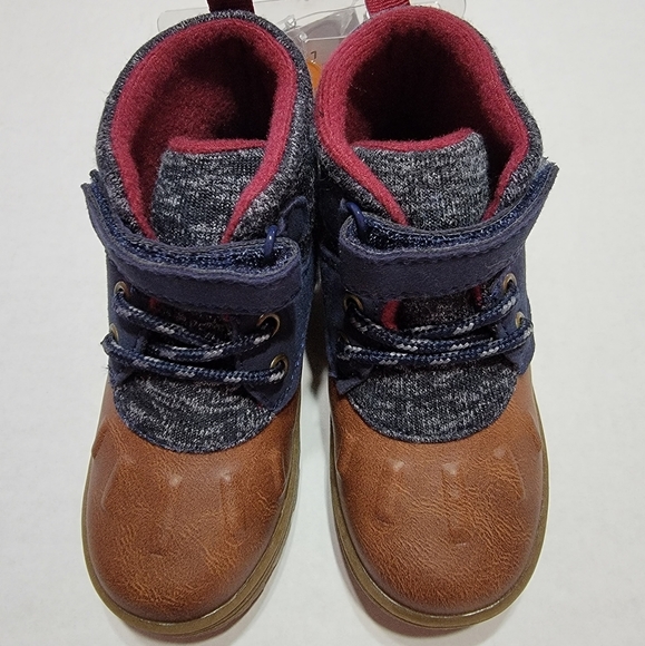 Carter's little boys boots - Picture 2 of 5
